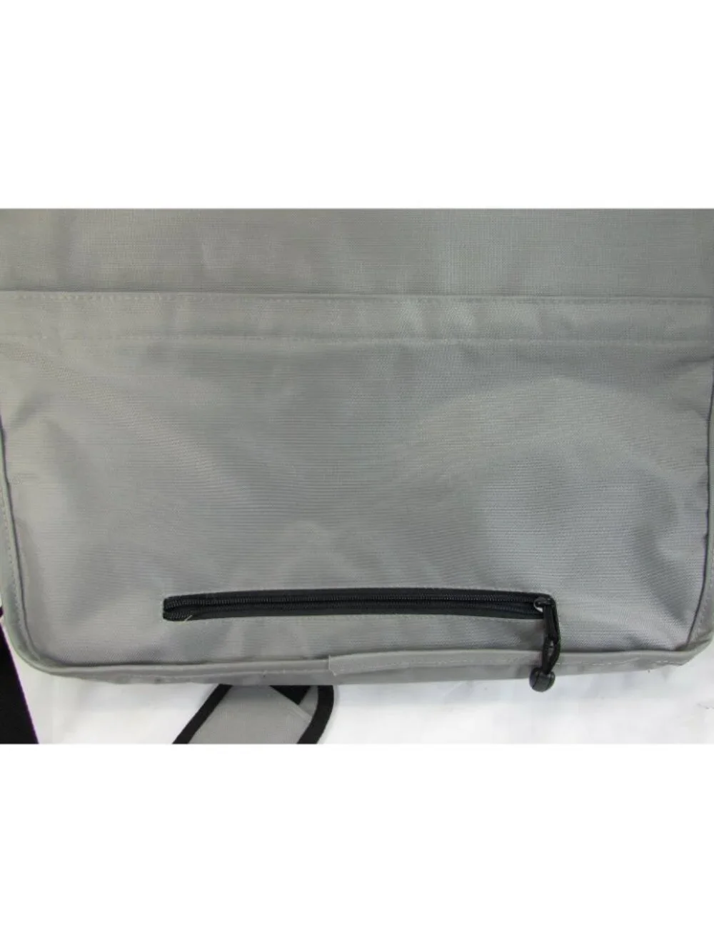 Solo Laptop Bag Messenger Commuter Briefcase Gray 52285 Removable sleeve Classic